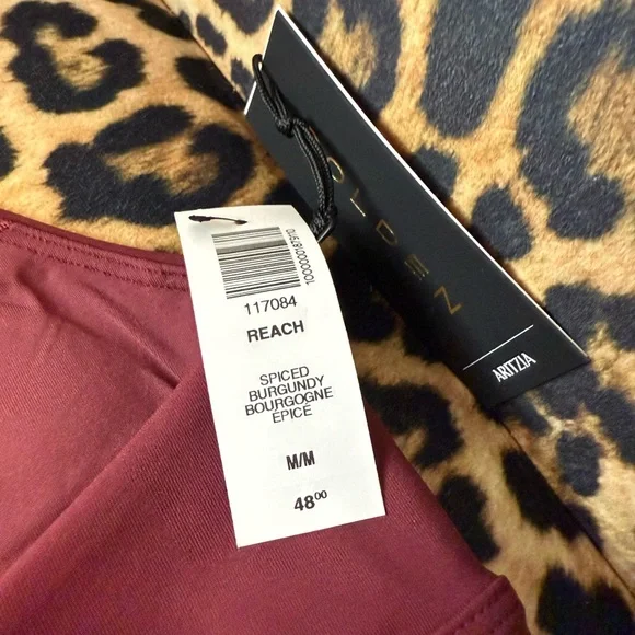 ARITZIA GOLDEN BURGUNDY SET - Picture 3 of 3